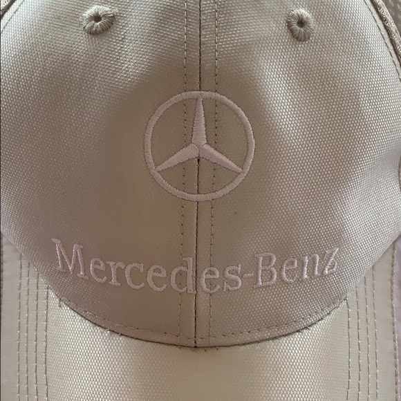 Mercedes-Benz Formula 1 Hat 💕 - Picture 4 of 7